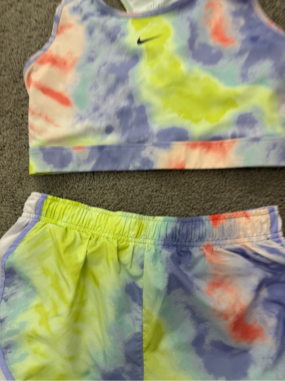 Women’s Sz M-L Nike Tie-Dye Active Set in Neon Green, Lavender & Coral - Picture 4 of 6